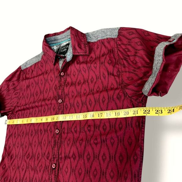 Tranquilty & Mayhem Short Sleeves Button Up Shirt Men Size M Geometric Burgundy - Picture 10 of 13